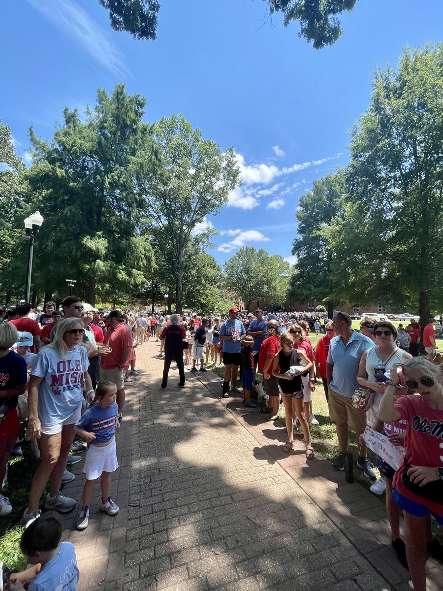 VisitOxfordMS tweet media