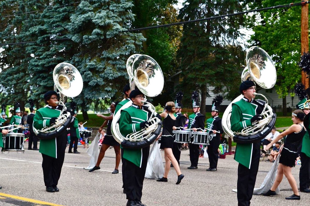 RosevilleParks's tweet image. We are looking forward to the return of the Rose Parade with the 30th Annual - tonight, 6:15pm with a route between RAHS and the Roseville Skating Center. 

This year's parade has plenty of great units including 11 fantastic marching bands. 🥁🎷🎺🎼

cityofroseville.com/3644/Parade---…