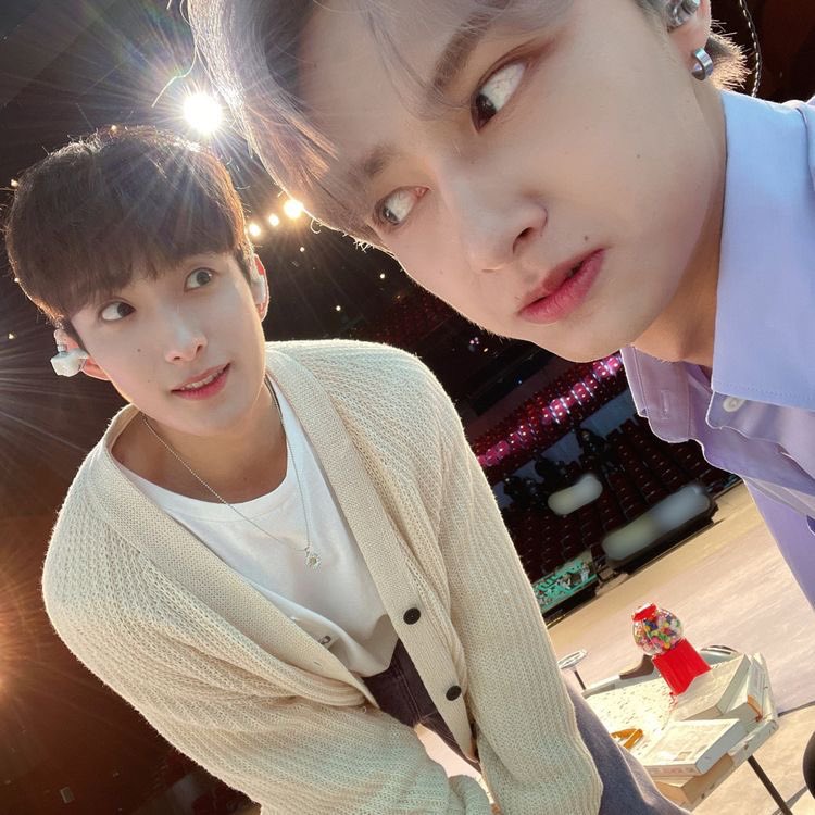 liphuifiles's tweet photo. #LOONA #김립 #SEVENTEEN #준 https://t.co/R3y8XS9BrT