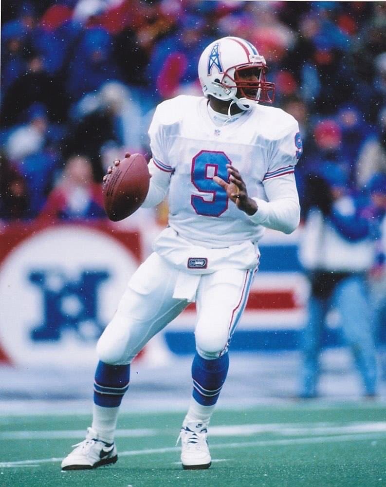 RT @KempLee9: Random #Legendary Steve Air McNair https://t.co/7FkpP3YQBu