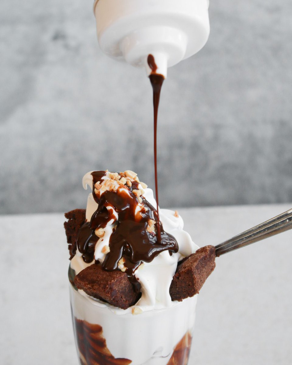 Now that it's officially summer, our shakes are the perfect way to cool off! ☀️🍦

#maverickjacks #burlingameca #burlingameeats #yelppeninsula #bayareafoodie #burlingamecalifornia #burlingametakeout #burlingamefoodie #bayarearestaurants