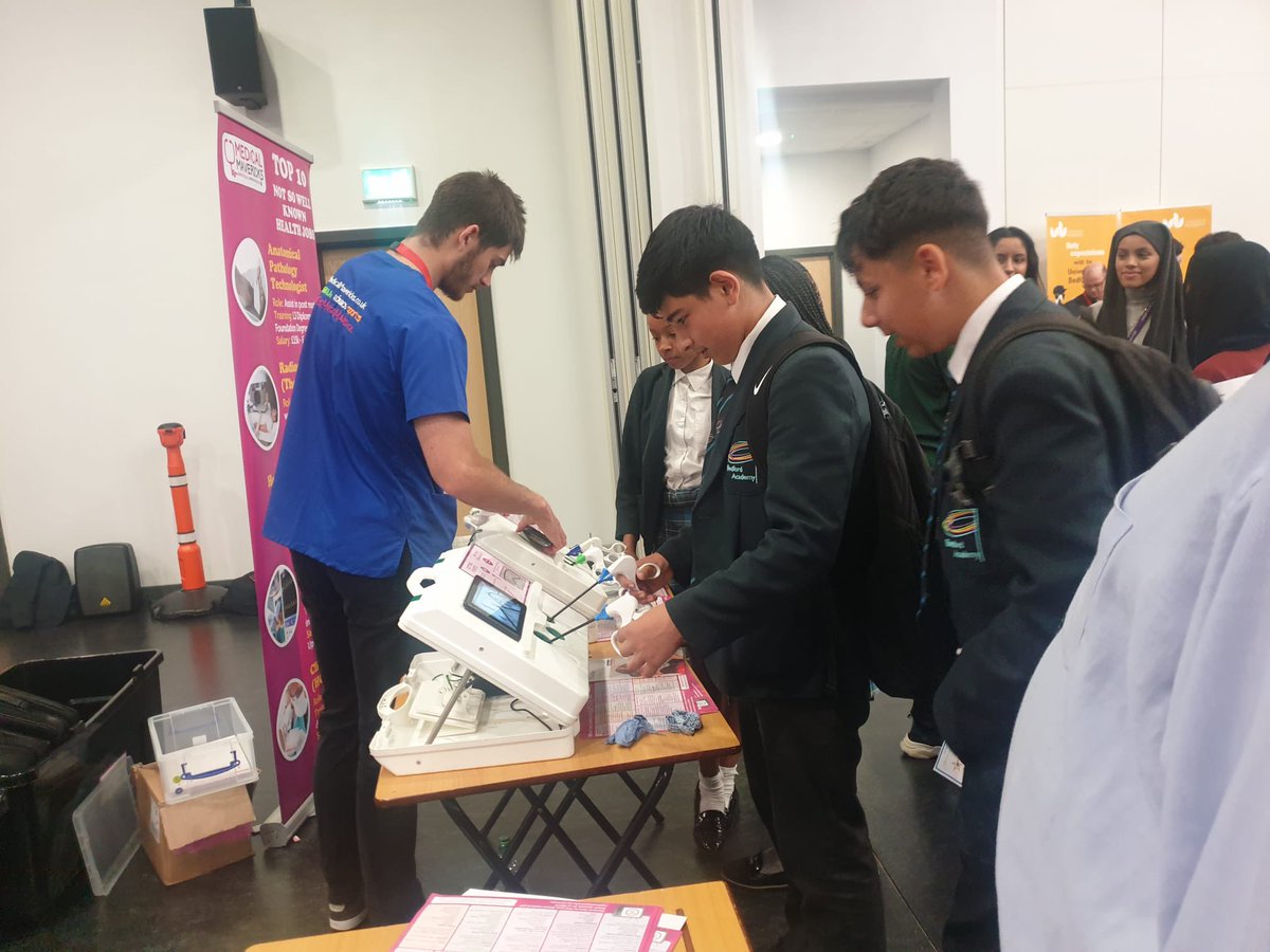 MrOConnorBA's tweet photo. So happy to end last week with the @Bedford_Academy Careers Festival! Amazed by the range of employers that came to offer insight into so many career paths, and provide some fantastic activities that students were loving! https://t.co/ho7q1Fl1Ch