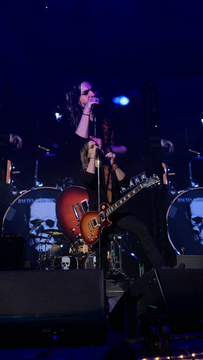 sofiibreyaui's tweet photo. te saque FOTONES @AIRBAGoficial https://t.co/CcEaaSBbew