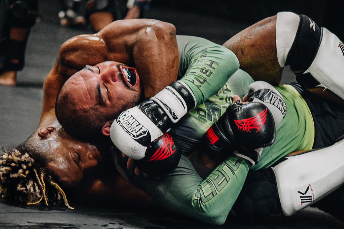 RenfroSolomon's tweet photo. 🥷🏾⚔️🖤
COMING TO KILL 🩸
#TheKinGIsComing #WsTheFuckUp #GOAT #JULY15 #TheRENFROShow #UFC #FreedomFightNight #PatMixShit #HarderThenEver #USA #Scriptures4TheTrenches
📸 @emjaystriker https://t.co/UIidlspwwY