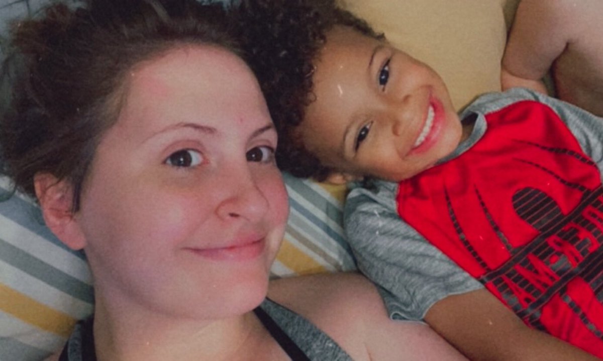 Tieraa143's tweet photo. I’d rather be drowned and tortured and left alive lol very single day, over and over again, then live with the pain of not having my son here on this earth with me anymore. I fucking hate Cancer. https://t.co/JOWCIz7aD5
