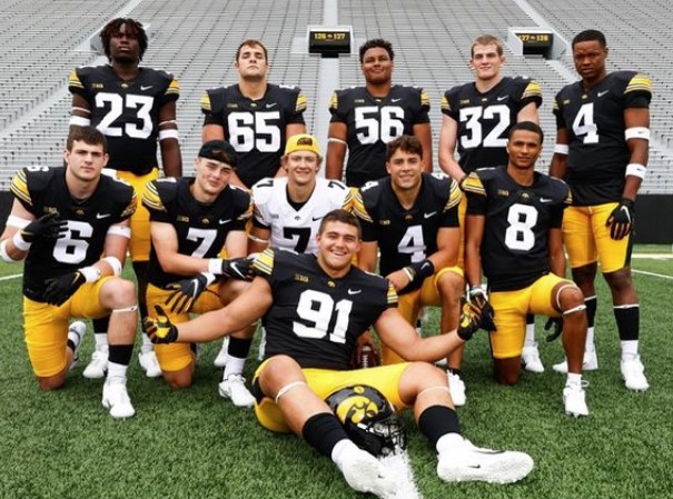 Hawkeye DL commit Chase Brackney, who checked in at 285 lbs. this past weekend, discusses his official visit to Iowa City bit.ly/3ynNNfQ