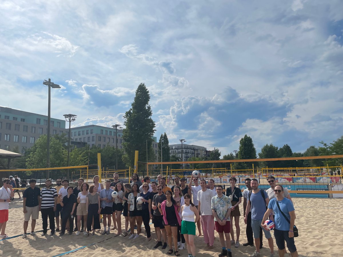 _PetraRitter's tweet photo. Some more impressions of a beautiful Lab Outing. @BrainModes #BeachMitte #BerlinSummer https://t.co/xFl3jPIyPW
