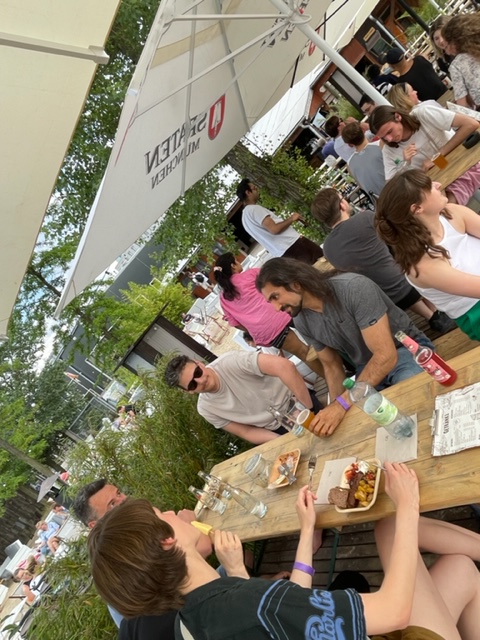 _PetraRitter's tweet photo. Some more impressions of a beautiful Lab Outing. @BrainModes #BeachMitte #BerlinSummer https://t.co/xFl3jPIyPW