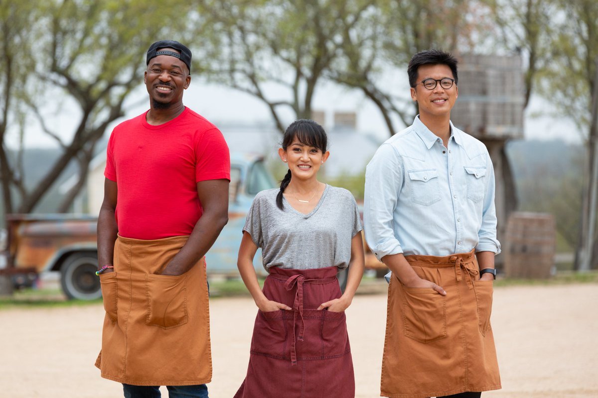FoodNetwork's tweet photo. The *finale* of #BBQBrawl is starting right now!! 🔥🔥 RT if you’re watching with us! https://t.co/7TXWaKE7xg