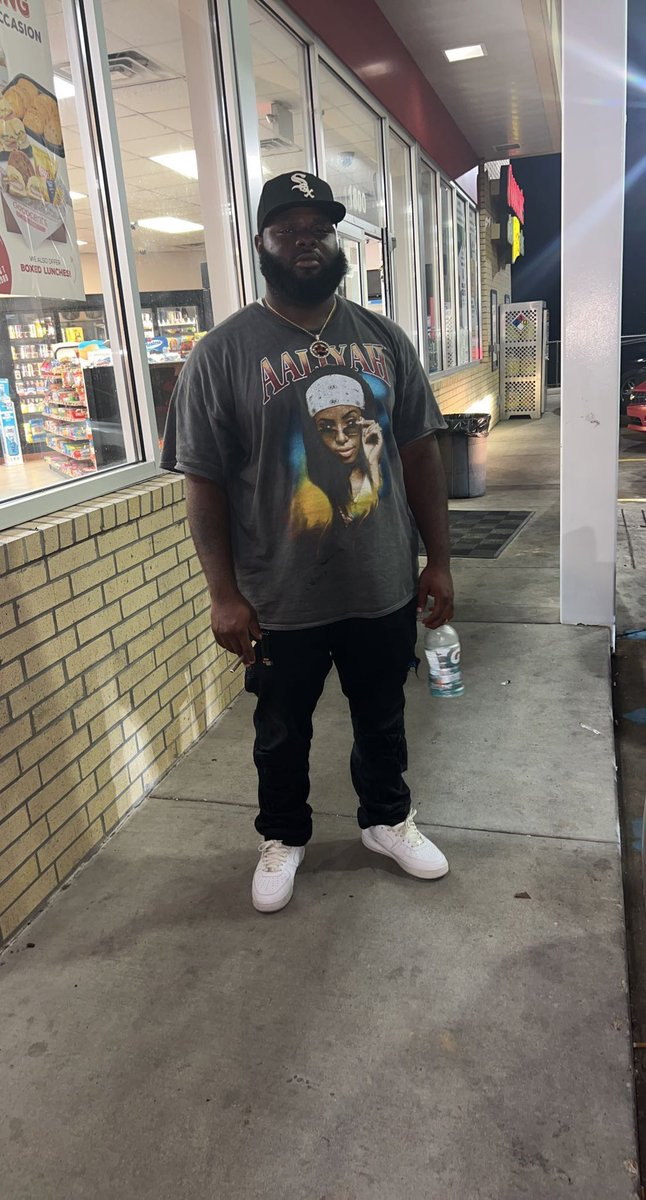 TeeGivings's tweet photo. โBeen acting selfish, dealing with some shit I can't copeโ ๐ค #LongLiveJai ๐ฃโ๏ธ https://t.co/ofBWiFpBpC
