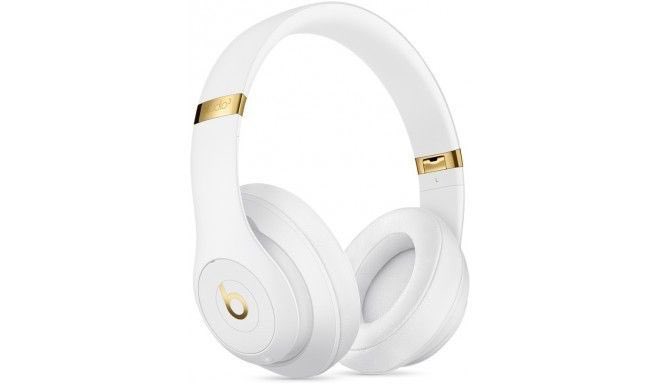 irisolamente's tweet photo. Se venden audífonos Beats Studio3 BLANCOS! Bellos, hermosos, preciosos, (como nuevos) en su cajita, con estuche y las demás cosas bacanes que trae. entrega inmediata en Guayaquil y para otras partes de EC hacemos envíos. Porfa RT https://t.co/3TljaQOTi2
