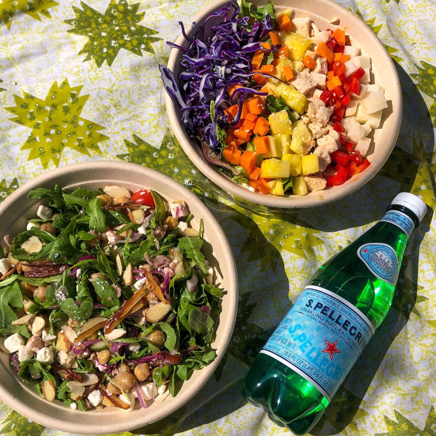 FlatironNY's tweet photo. Need a new go-to lunch spot? Check out @honeybrainslife for nutritious &amp; tasty options like these salads, perfect for a picnic in the neighborhood.🥗 

Explore our lunch dining guide: https://t.co/rmIjlPVC06 https://t.co/TfzsQ1N4zh