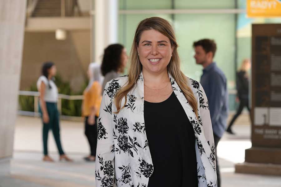 ResearchUCSD's tweet photo. Catch up with @UCSDChangemaker(s) Kim Pendergrass and Rose Fein, @RadySchool MBAs &amp; co-founders of Algeon Materials, a #BlueEconomy 🌊enterprise creating biodegradable plastic alternatives from kelp @UCSanDiego @Scripps_Ocean @UCSDBasement 
Read more📰https://t.co/yyqI1CS29O https://t.co/aloPyxkQfa