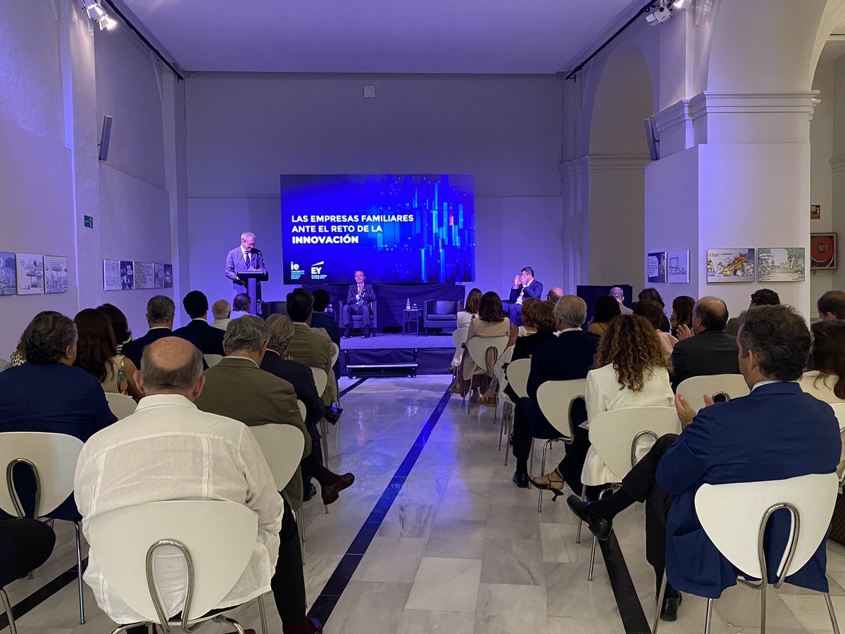 Rogelio Velasco (@rogeliovelascop) on Twitter photo Ha sido un lujo poder charlar sobre ‘Las empresas familiares ante el reto de la innovación’. #Andalucía no sería lo que es sin sus empresas familiares.
Gracias a <a href="/AlbertoGVale/">Alberto Garcia Valera</a> (<a href="/ey_spain/">EY Spain</a>) y a Cristina Cruz (<a href="/IEuniversity/">IE University</a>) por el profundo análisis económico y social realizado. Ha sido un lujo poder charlar sobre ‘Las empresas familiares ante el reto de la innovación’. #Andalucía no sería lo que es sin sus empresas familiares.
Gracias a <a href="/AlbertoGVale/">Alberto Garcia Valera</a> (<a href="/ey_spain/">EY Spain</a>) y a Cristina Cruz (<a href="/IEuniversity/">IE University</a>) por el profundo análisis económico y social realizado.