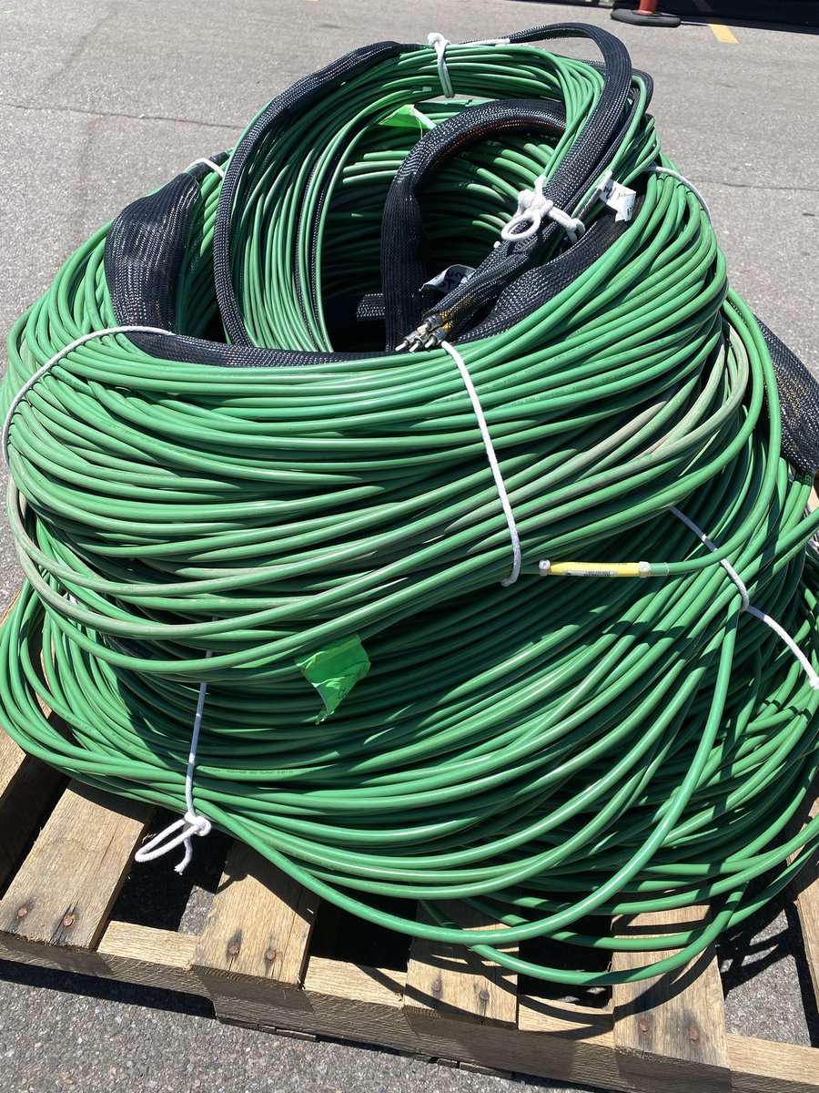 reddusfoximus's tweet photo. #cablep0rn https://t.co/HB0KAOSKyq