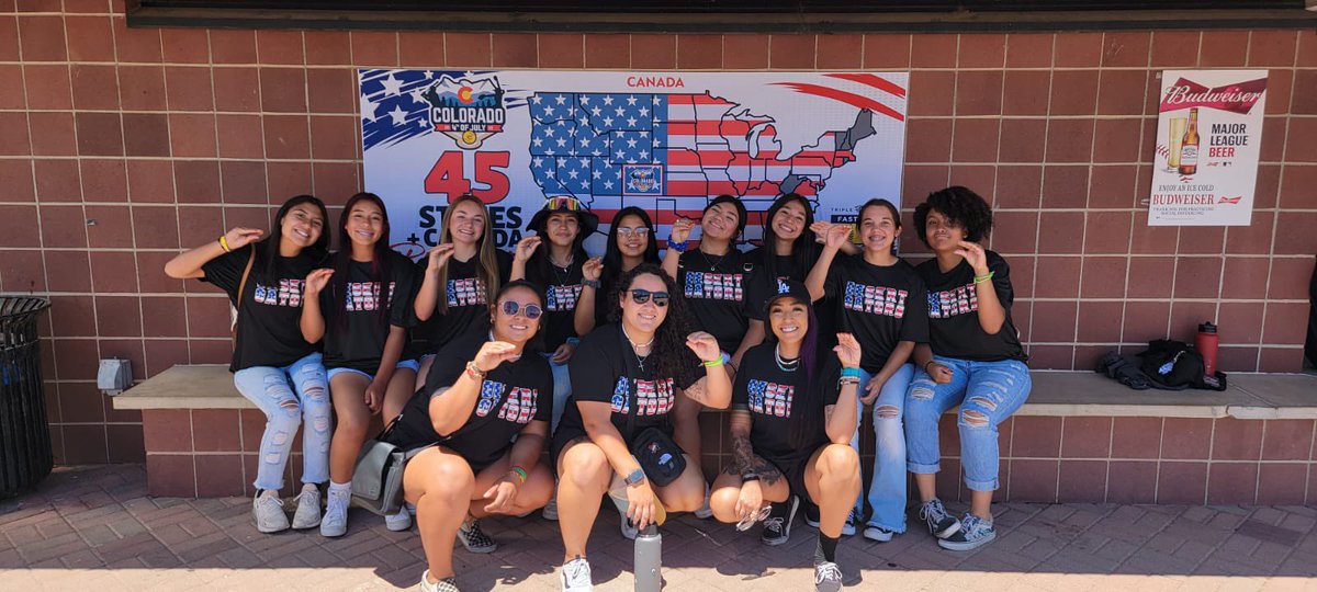 DesertGators915's tweet photo. Your two favorite things, Desert Gators and Softball🐊 https://t.co/w7rCr6lDWi