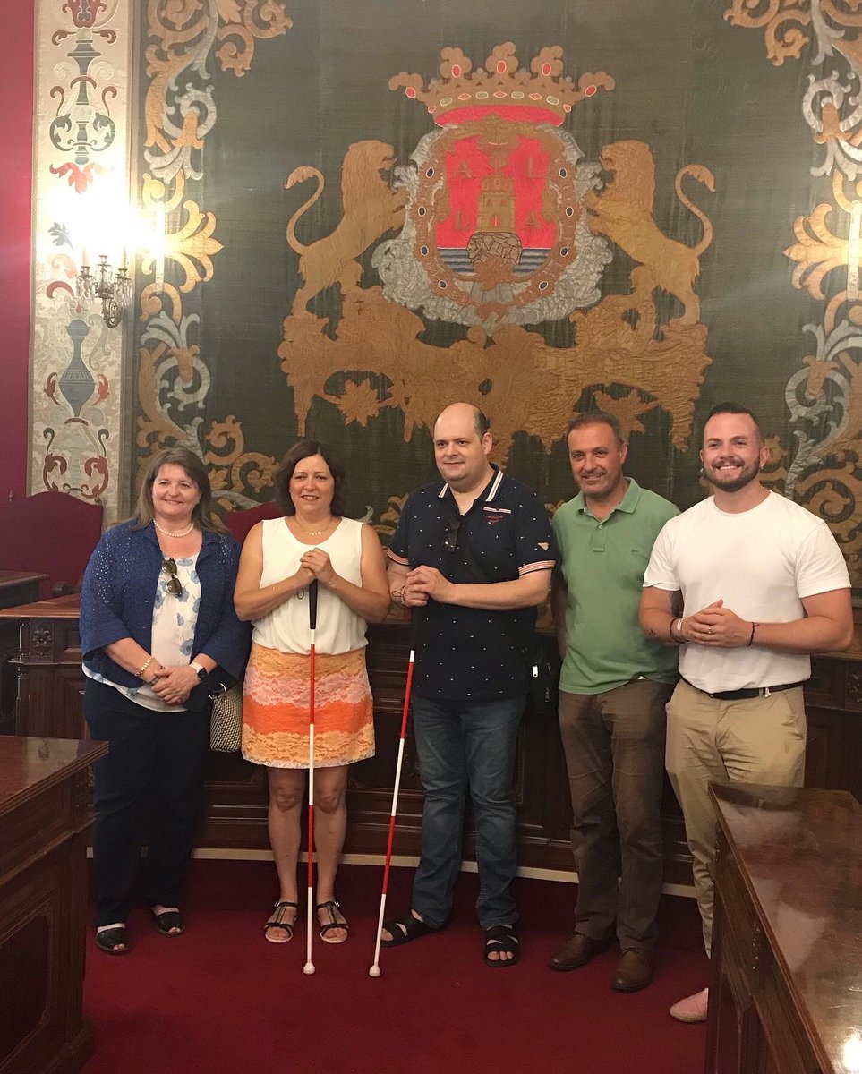 ASOCIDECV's tweet photo. Hoy 27 de junio Día Internacional de las Personas Sordociegas hemos visita el @alicanteayto.
@Ra_Mas @NatxoBellido 

#sordoceguera #Dipsc #visibilidad #accesibilidad #asocidecv https://t.co/P25fCunb8l