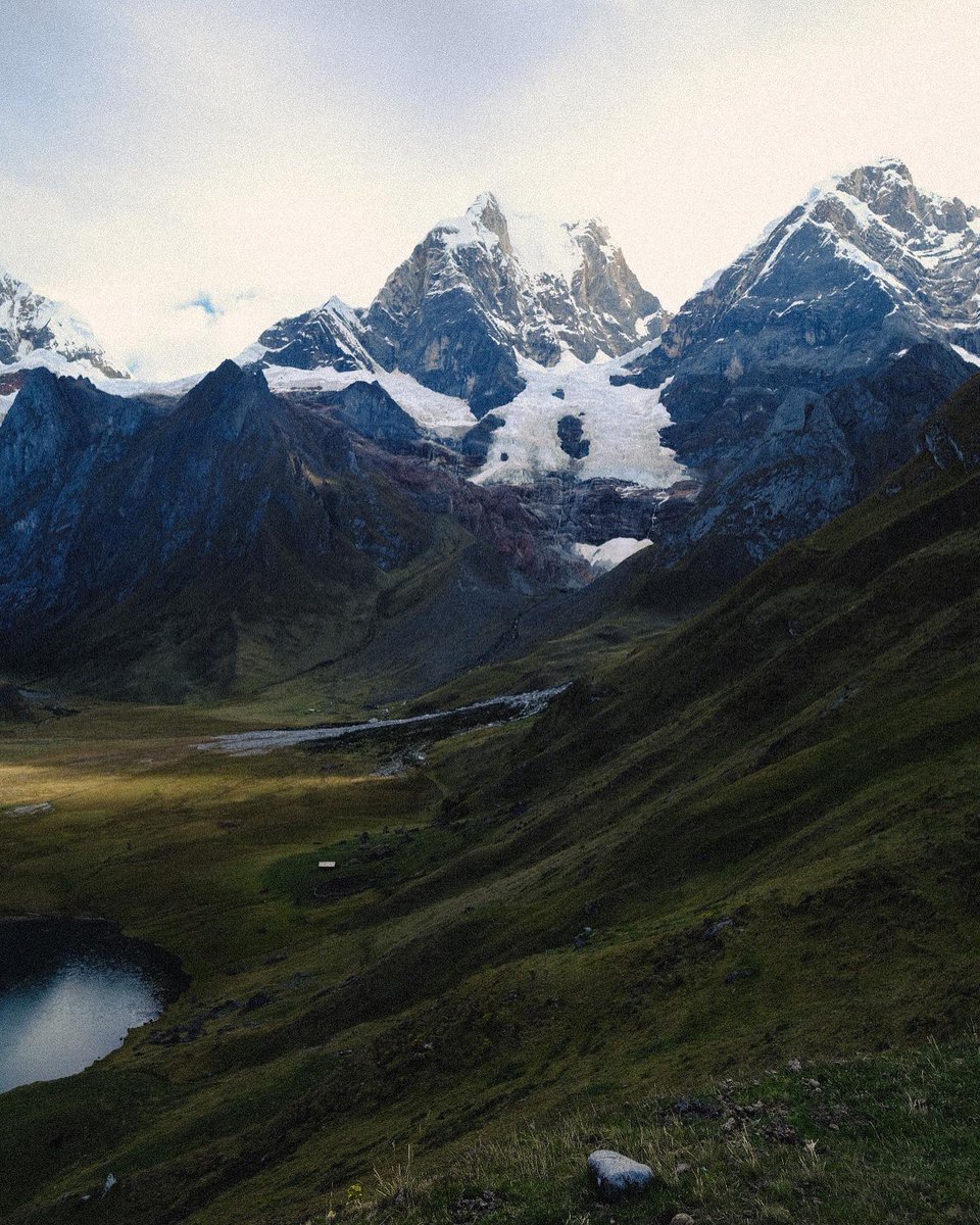 taII_boy's tweet photo. Cordillera Huayhuash, Peru || Fujifilm XT-4 XF 16-55 f2.8 https://t.co/WRNhdRr64s