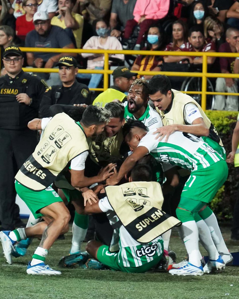 nacionaloficial's tweet image. ¿Ustedes aún lo están celebrando? 🗣⚽️💚

¡De esos gritos que te dejan afónico! 🟢⚪️🏆

#CadaVezMásCampeón