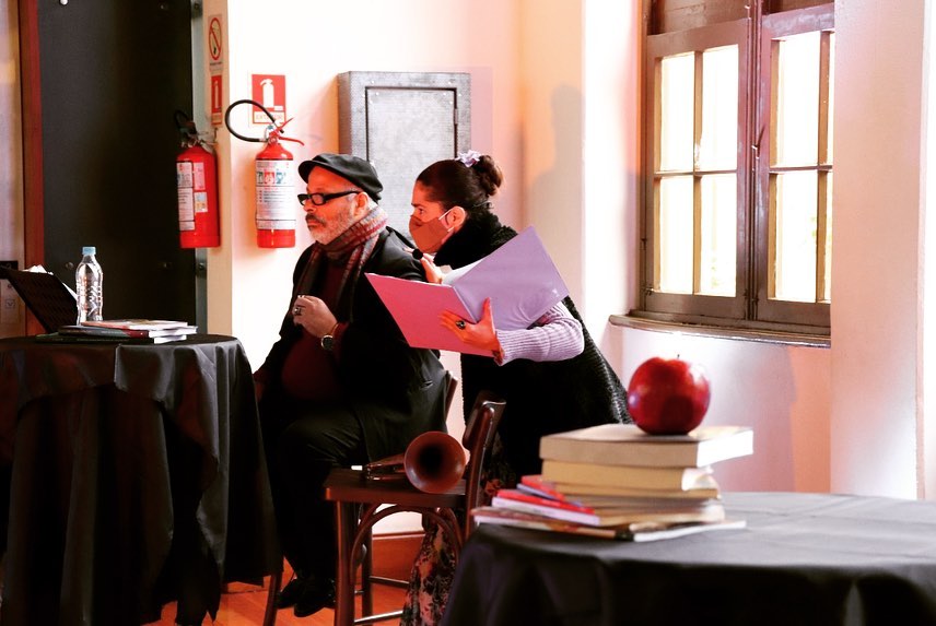 No último sábado, a Universidade recebeu um mar de estudantes no UFRGS Portas Abertas. A Rádio, em parceria com o Instituto de Artes, participou do evento com a performance “Janelas Poéticas”.

🪟 Veja as imagens!