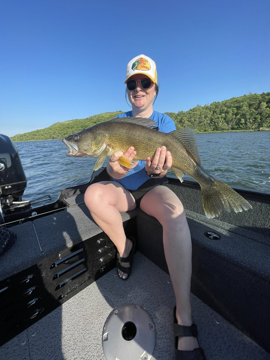 Landed a few big girls on Pasqua last night 🤙🏼 looking forward to our Jan Lake trip this weekend 🎣☀️