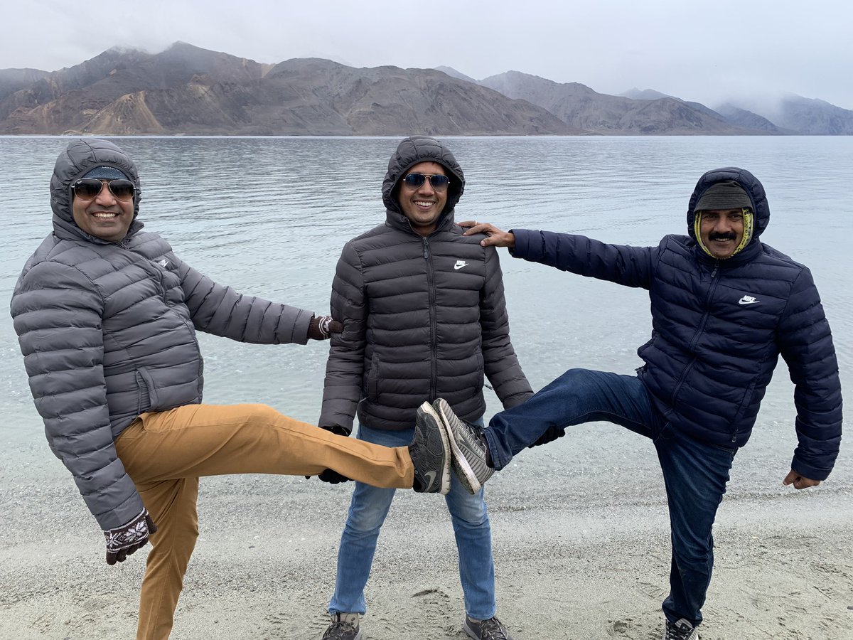 gaurav9799's tweet photo. #Pangonglake at14000ft!Worlds highest salt water lake  seems dyed in Blue! Stands in Stark contrast to arid Mountains around!The people here are very kind! Hospitality is second to none #Jammu #Kashmir #Ladakh Nahi Dekha to Kuch nahi dekha! #IncredibleIndia https://t.co/DaCkuj0tiE