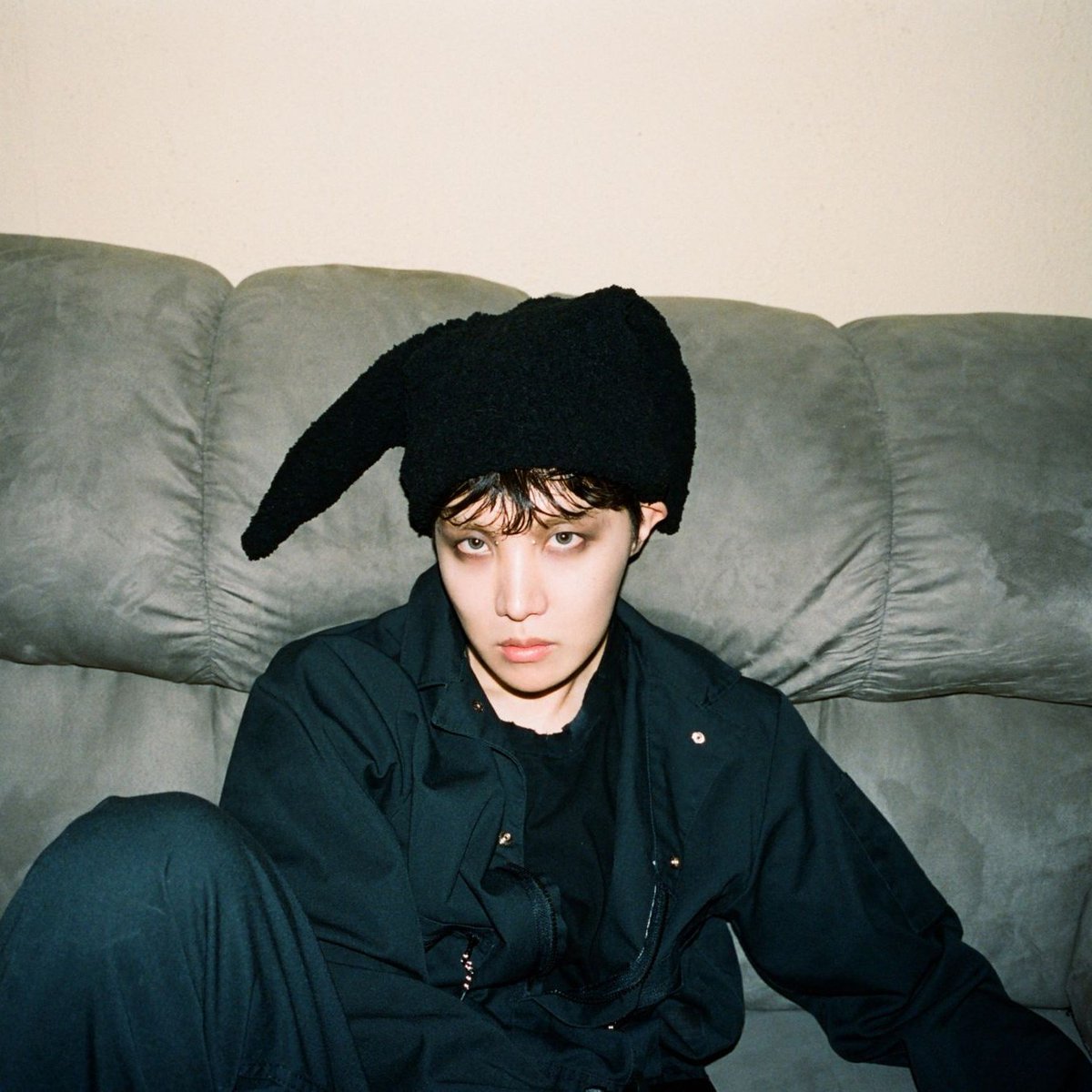 HoseaniKim's tweet photo. #NuevaFotoDePerfil
#JackInTheBoxIsComing 
#jhope_MORE 
#BTS 
#BTSARMY
@BTS_twt https://t.co/1Q3qNXOzAQ