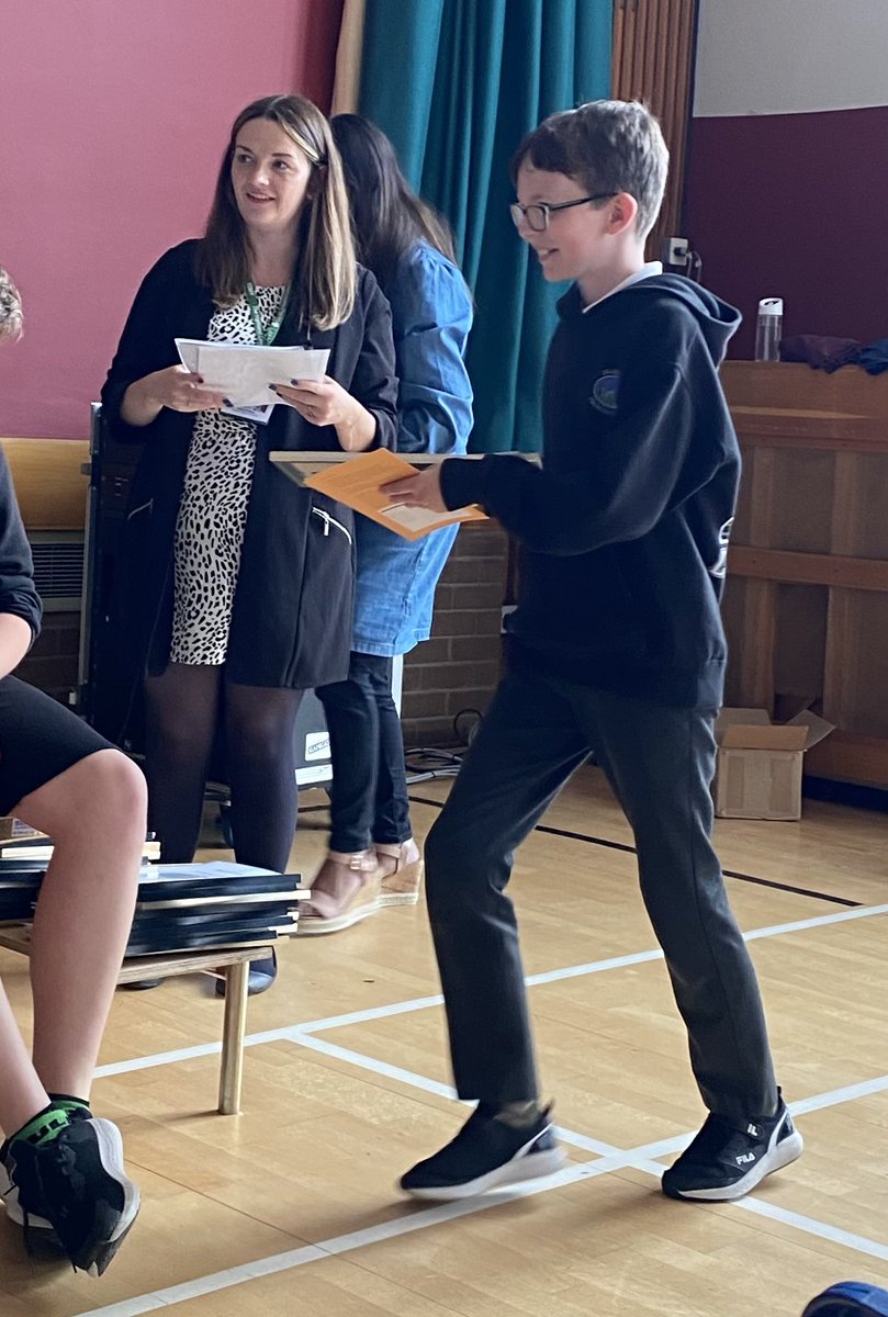 trallan's tweet photo. What an amazing afternoon at @DrakiesPS celebrating the P7 leavers. Lots of laughs, lots of tears (from the mums!) and lots of fun for all the kids. 

Thank you @ScottCallander @Mr_D_Mack @s_rashid01 @osheateaches for organising. https://t.co/HUe10o8JgA