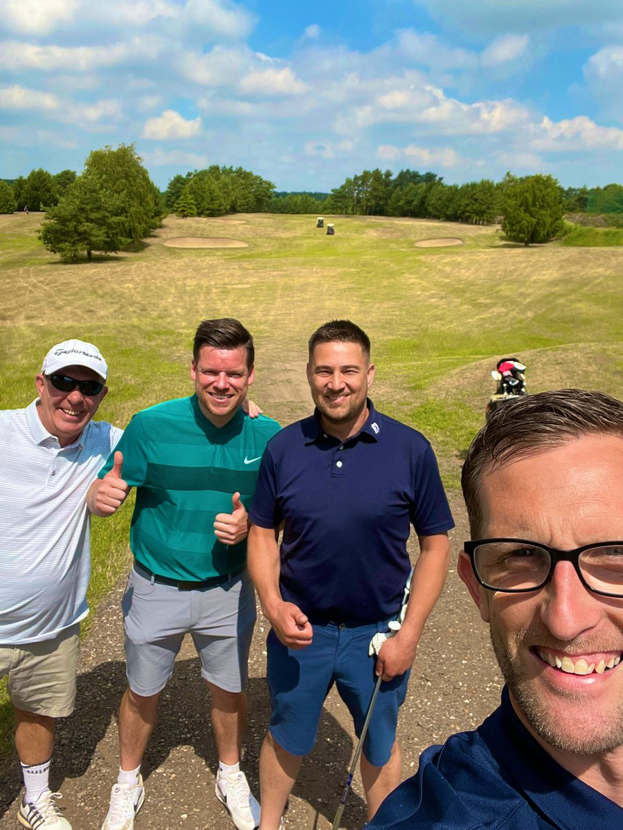 pickles0152's tweet photo. Wensum Valley Trip ….. ☀️                     not all hackers drive par 4s 👀⛳️⛳️ https://t.co/sBfzkZycrJ