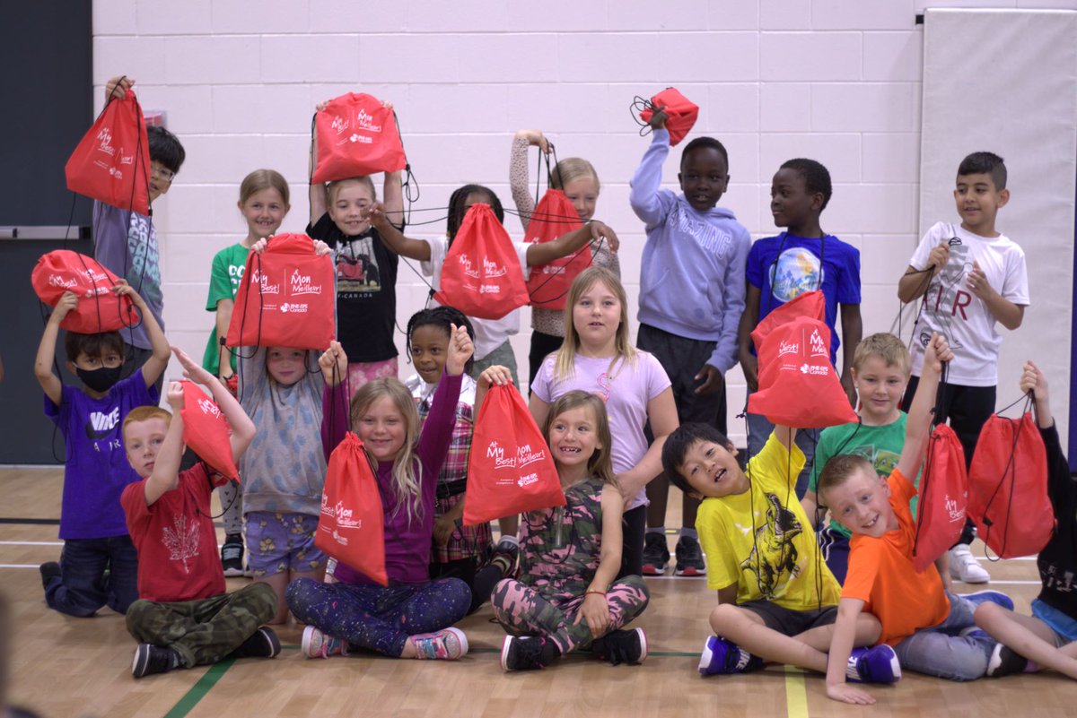 RETSDschools's tweet photo. Out of hundreds of applications, @west_retsd was one of only six schools in Canada chosen to receive a Physical and Health Education Canada At My Best grant. Read more: https://t.co/dDgdDGKkta 🙌 https://t.co/YuNqsGYo67
