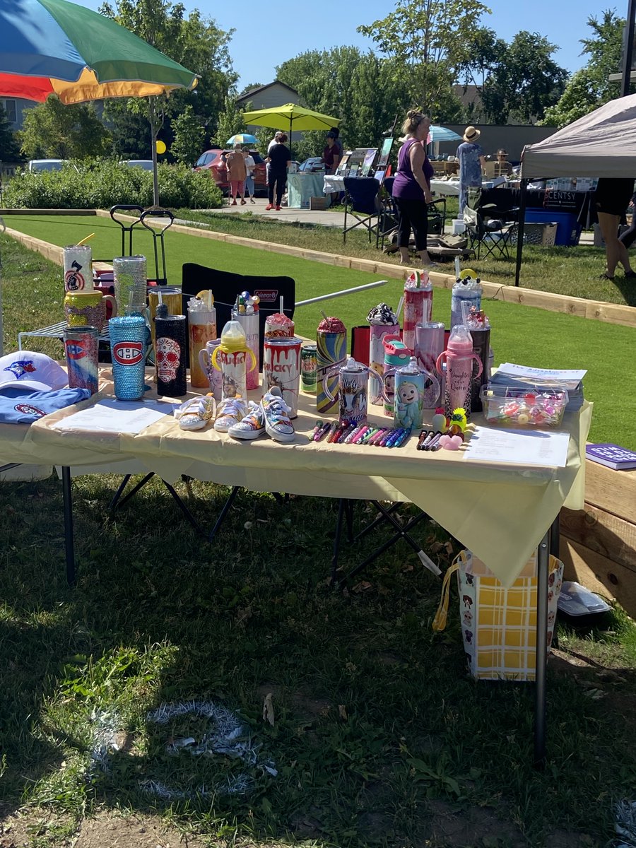 GreenwinTALKS's tweet photo. This weekend, the residents of Paisley Square hosted a One of a Kind Show featuring a wide range of crafts and creations for residents to browse and purchase! The turnout was amazing as residents mixed and mingled with neighbours while shopping unique treasures.
#residentevent https://t.co/Mg6aD2o1wW