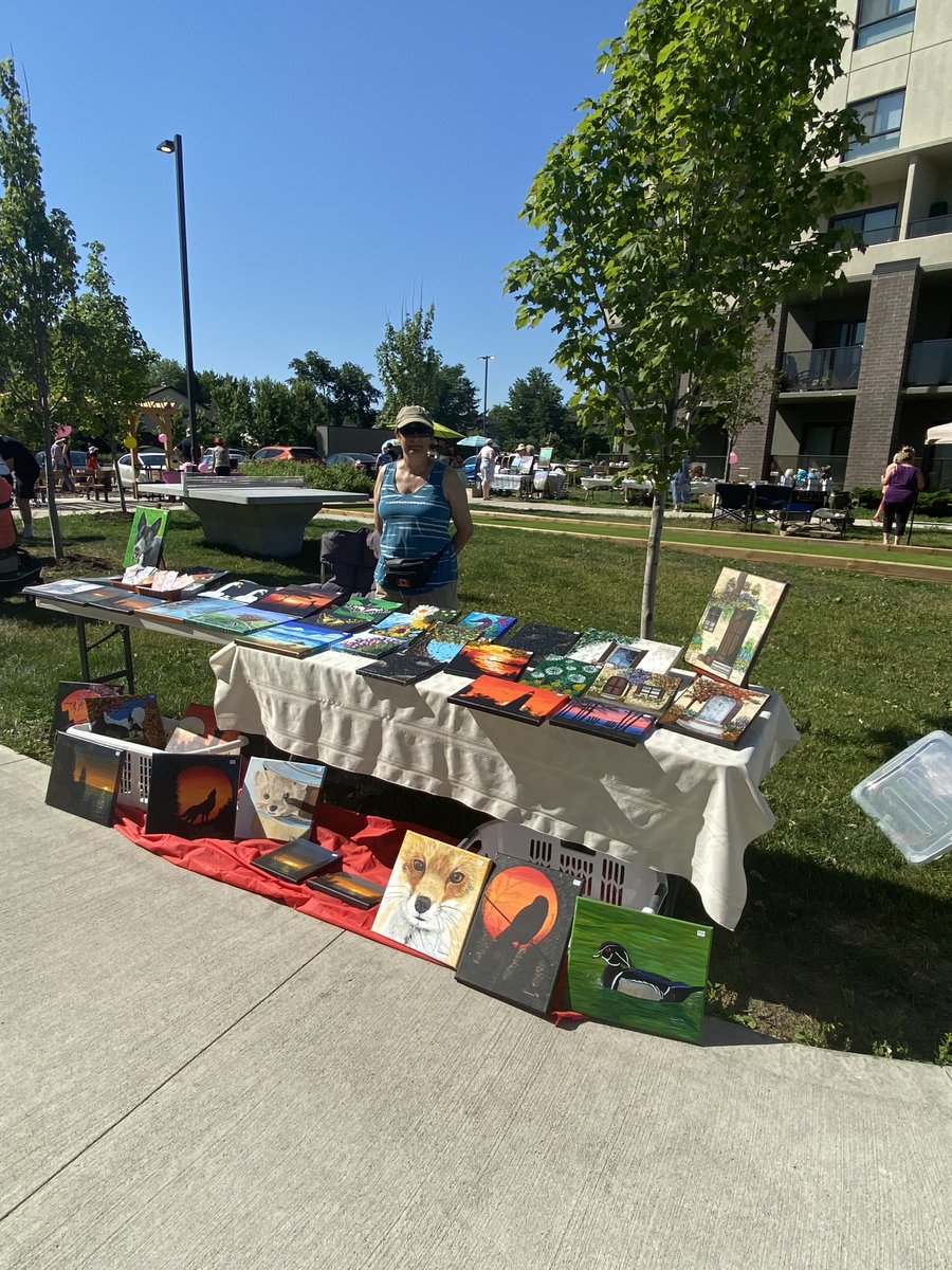 GreenwinTALKS's tweet photo. This weekend, the residents of Paisley Square hosted a One of a Kind Show featuring a wide range of crafts and creations for residents to browse and purchase! The turnout was amazing as residents mixed and mingled with neighbours while shopping unique treasures.
#residentevent https://t.co/Mg6aD2o1wW