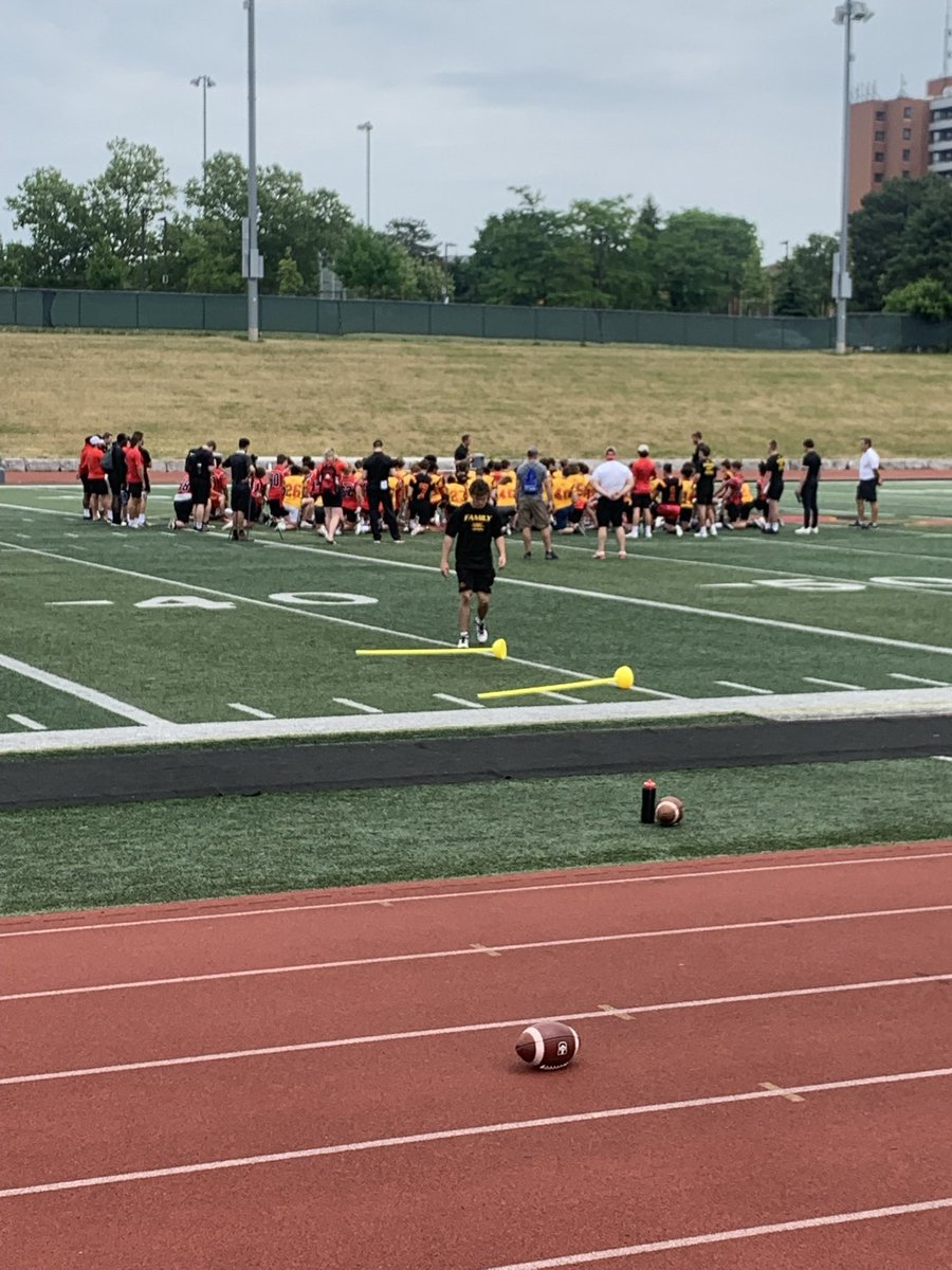 Great job <a href="/GryphonFB/">GryphonFootball</a> #ProspectsCamp 
@StrengthCoachAK <a href="/marksurya88/">Coach Mark Surya</a> <a href="/Coach_Sheahan/">Ryan Sheahan</a>