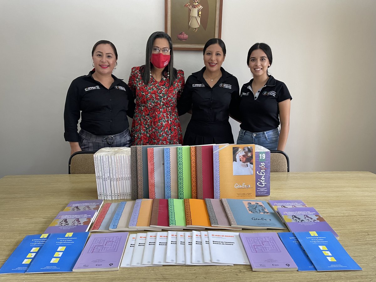 acu_colima's tweet photo. La presidenta de la ACU, Ana Azucena Evangelista Salazar, se reunió con la Dir. del Instituto para las Mujeres del Municipio de Colima, Cindy Jannette Fuentes Córdova, y con Carla Monzerrat de la Madrid, y Lorena Judith Varela, de Vinculación y proyectos del mismo Instituto. https://t.co/TxpOs6NNCc
