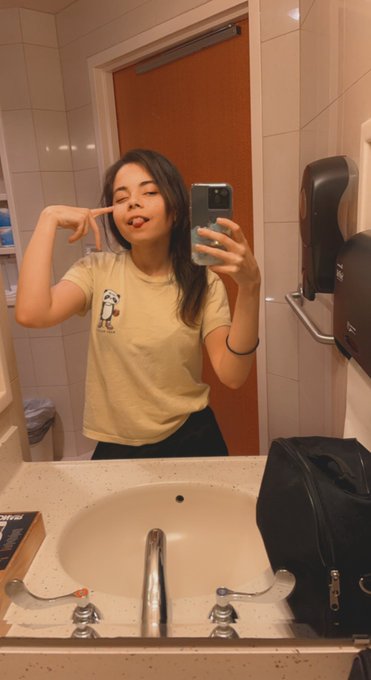 Cutie panda 🐼😍❤️ https://t.co/qooab49QJJ