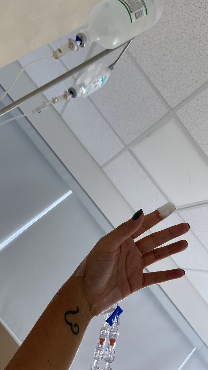 WWEKKI's tweet image. Y si después de toda la pandemia… recién te da COVID -que sea con drama 🙄🙄🙄 #Internada