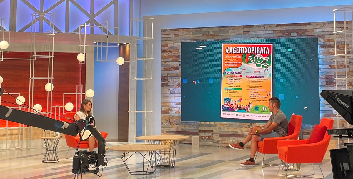 aspanovas's tweet photo. Gaur @BibaZuekETB programan egon gara #AGERTXOPIRATA2022 erronka aurkezten! 💥🙌

Eskerrik asko danagaitik @helmugakmb 💚

Mila esker Jon Ander zure hitzengatik.😍 #elkarrekinindartsuagoakgara https://t.co/czbxri9ArI