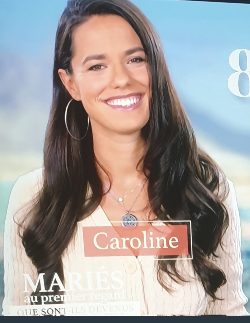BoomboclatTGM's tweet photo. Par contre Caroline c’est le maquillage ou elle a vraiment decoté pire qu’une Dacia Sandero en 8 mois ?!?? #MariesAu1erRegard #MAPR #MariesAuPremierRegard #MAPR6 https://t.co/7NmoWpk2nY