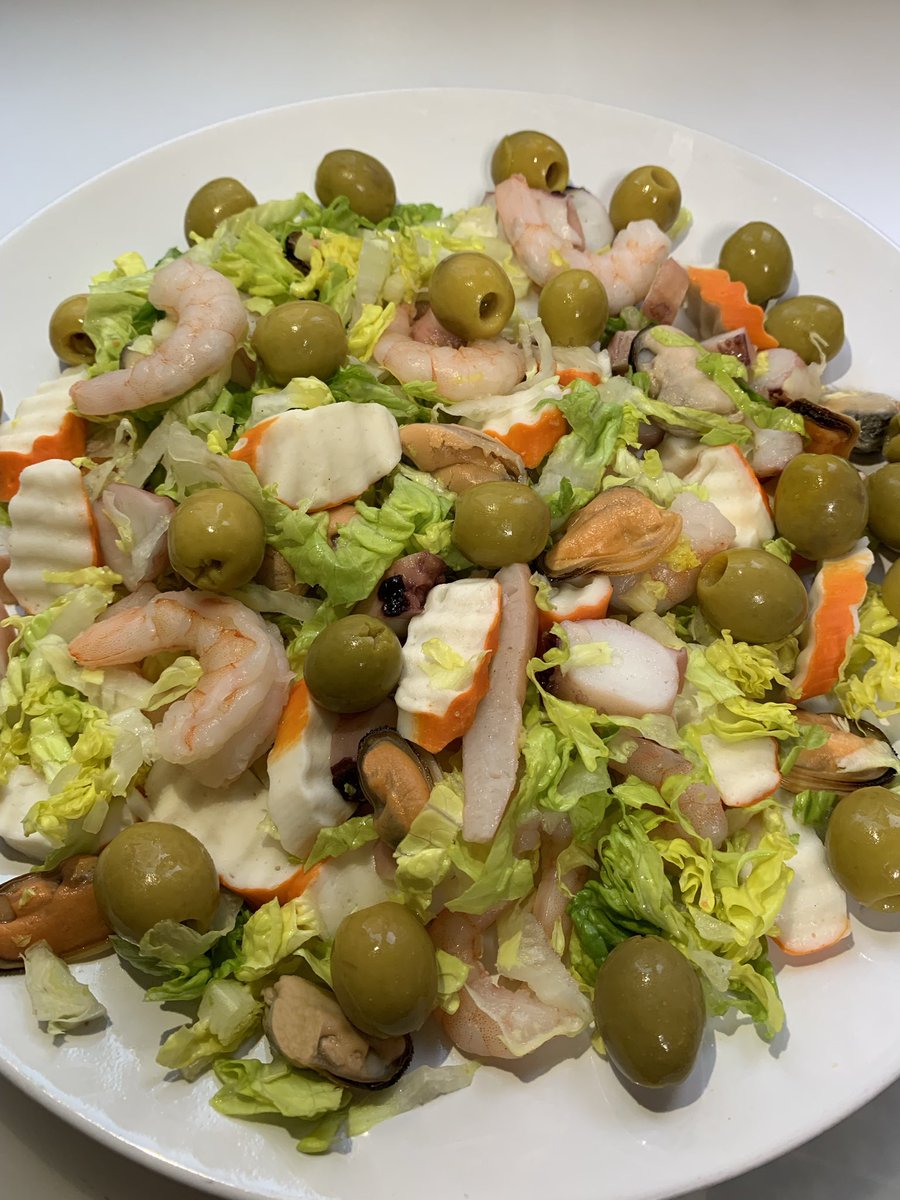 BCgranada's tweet photo. Hoy en #loslunesdelaboutique , qué mejor para el calor del verano que una ensalada fresquita 🤤😍 

#granada #laboutiquedelcongelado #verano https://t.co/je0ouzdibv