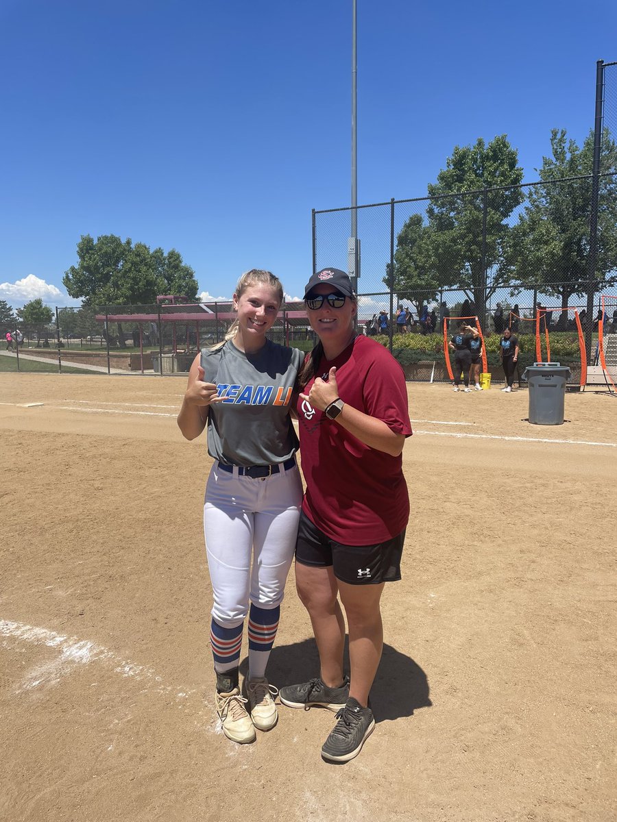 caseysteinert's tweet photo. Such an AMAZING day with the @GamecockSoftbll staff during my first day in Colorado! Such a great experience and learned SO much! Thank you for such a great start to the week. @scsbcoach_bev @KevinMaguireSB @KatieRepole https://t.co/qFmg27wTlu