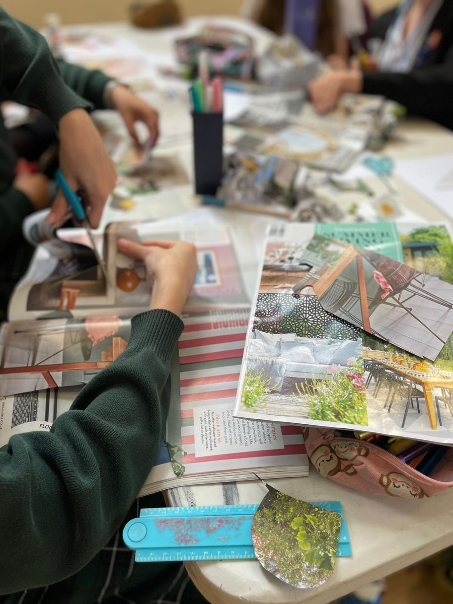 katieliasdesign's tweet image. Great day making model boxes with the fantastically creative  ⁦@BrightonGirls⁩ today! 60 wonderfully individual designs for the same play in just 4 hours #theatredesign #setdesign #modelworkshop