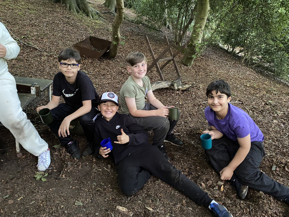 HJAMissMcVeigh's tweet photo. We’ve arrived safely and spent the evening toasting marshmallows, drinking hot chocolate and singing camp fire songs 🏕🪵 @HJAMissHollis  @HjaHart https://t.co/ieoKG4q6KE
