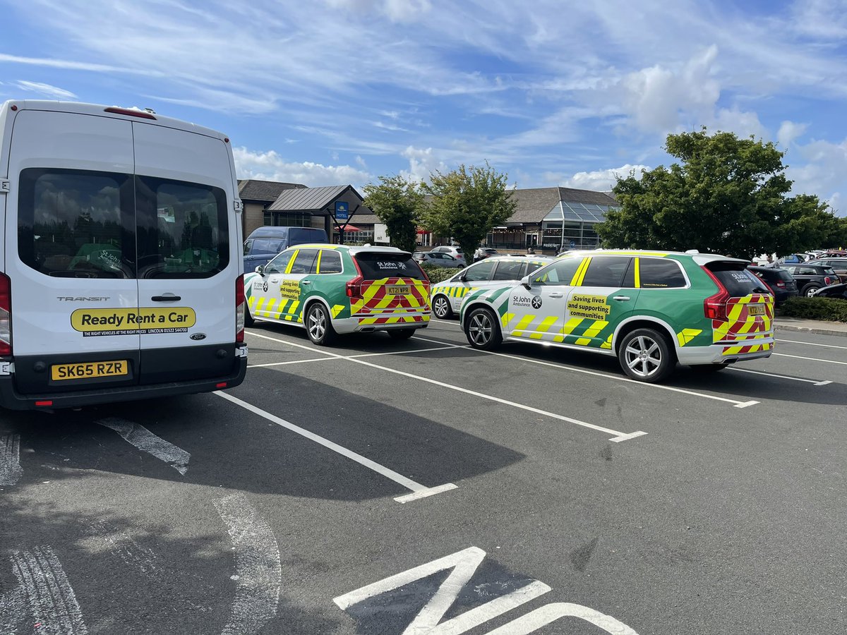 Lincs &amp; Notts fleet proudly supported the transportation of <a href="/SJAEast/">SJA East region</a> Youth Leaders, Cadets and Badgers down to London to take part in #StJohnsDay2022 over the weekend. And it would’ve been rude not to take a photo with WipPeR at the same time!