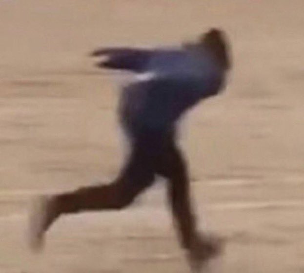 Dami: Don’t tell anyone                      Ekin Su: #LoveIsland