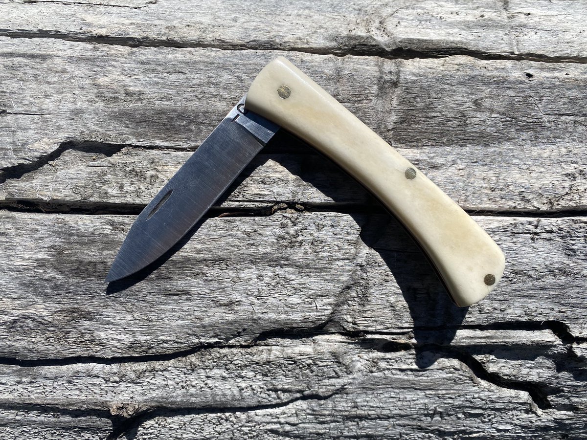 codygraham_13's tweet photo. New style pocket knife finished up! 

My books are open for custom orders! https://t.co/U2RZIrk3FN