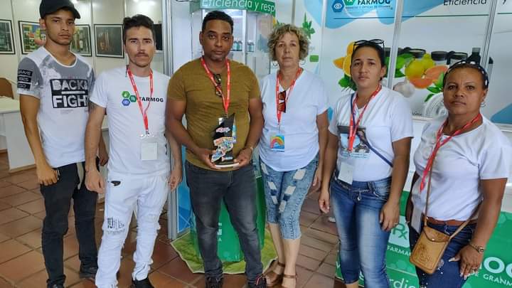 RianoTanquero's tweet photo. #FARMOG se alza con el Premio de Mejor Stand de la #ProvinciaGranma en la XVII Edición de ExpoCaribe 2022
#Matanzas los felicita, que su experiencia sirva a las demás provincias para encontrar el camino de la eficiencia y satisfacciones n a la población.
#MatancerosEnVictoria https://t.co/9bOh93SmcL
