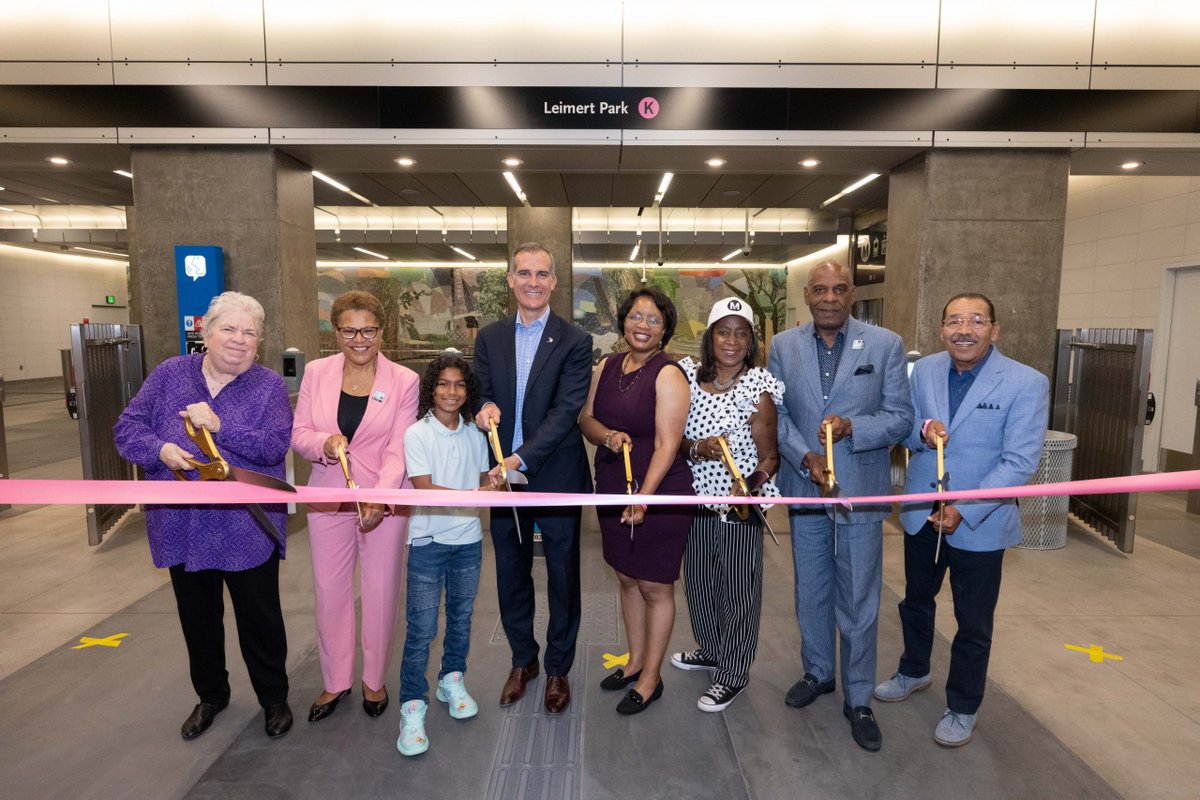 metrolosangeles's tweet photo. Dedication held Saturday for Leimert Park Station on Crenshaw/LAX Line's (K Line), Metro's next light rail line. More info: https://t.co/tQ3RDkwknU https://t.co/2XMcMctqrC