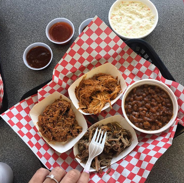 curtssmokin's tweet photo. Nothing quite compares to a meal from Curt's Smokin' Ribs.😁
.
Delivery Call: 570-726-7427
.
Text Curts to 33733 for Online Ordering
.
.
#CurtsSmokinRibs #MillHallPA #PAEats #KnowBetterBBQ #WeeklySpecials #PABBQ #BBQFoodie #FoodPorn #GrilledMeat #SmokedMeat https://t.co/WYNhPKoZke