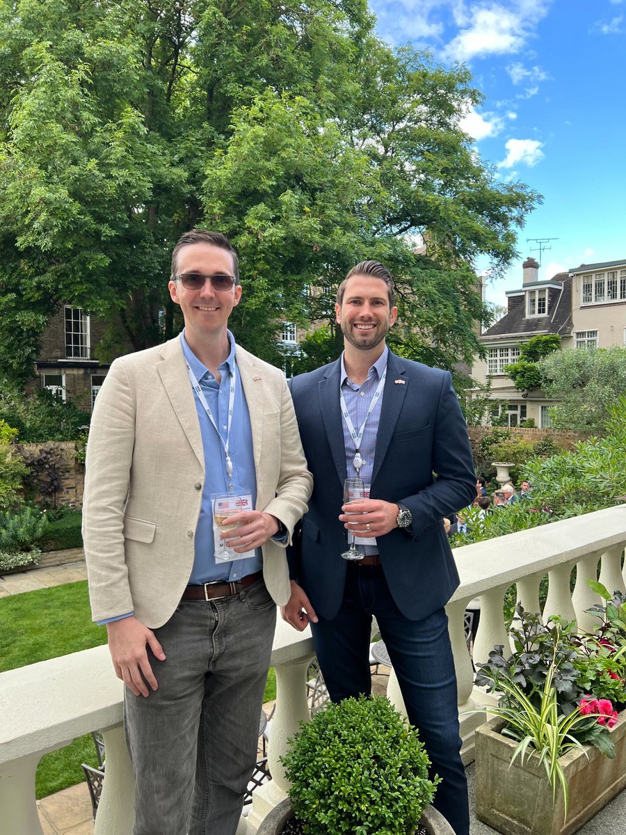 Hummingbird tweet media