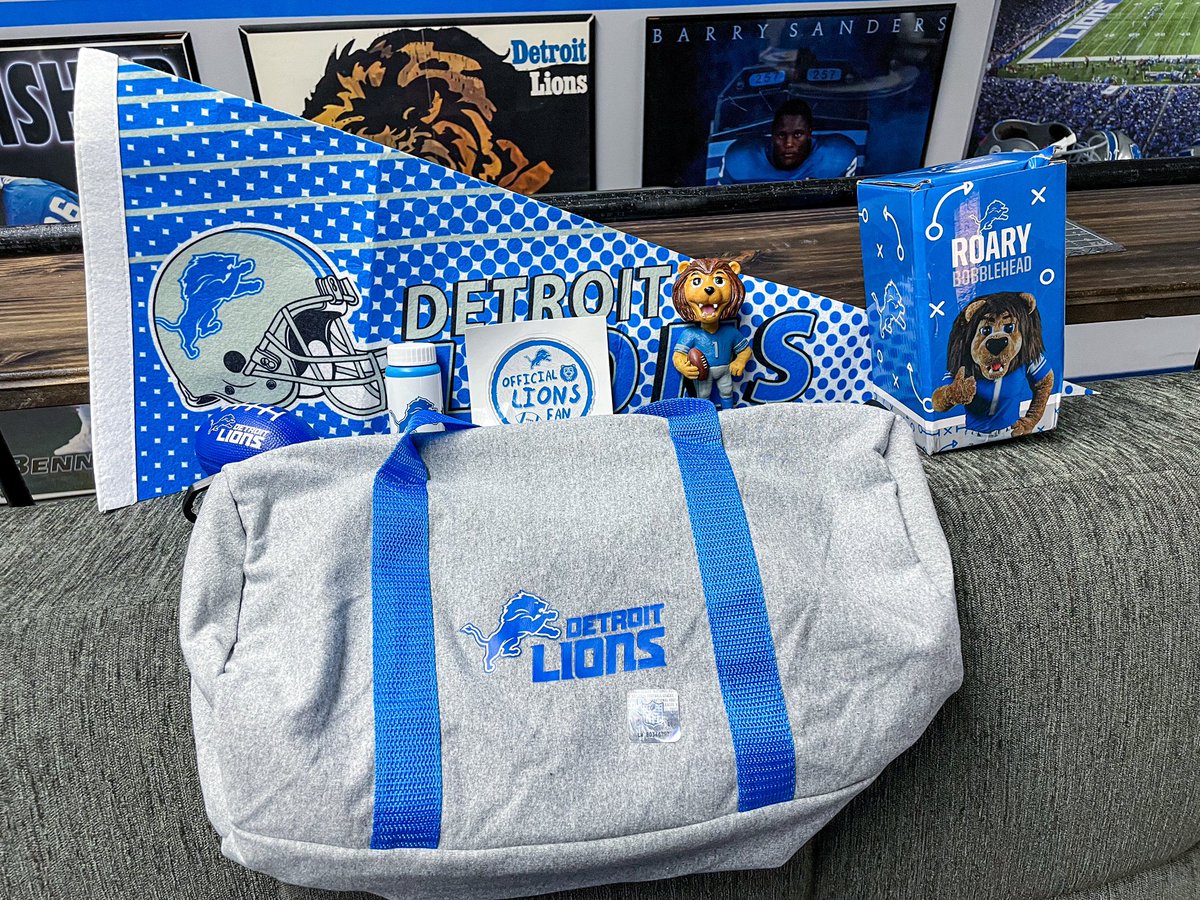 TheLionsMan's tweet photo. Patrick is the newest member of the @RoaryNFL Cub Club. @Lions #OnePride https://t.co/XJoUxhyFXb